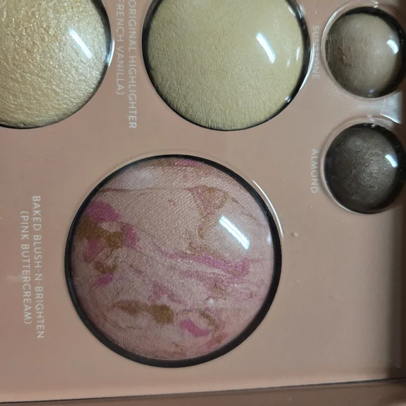 Laura Geller Baked Full Face Basics Set - Picture 2 of 4